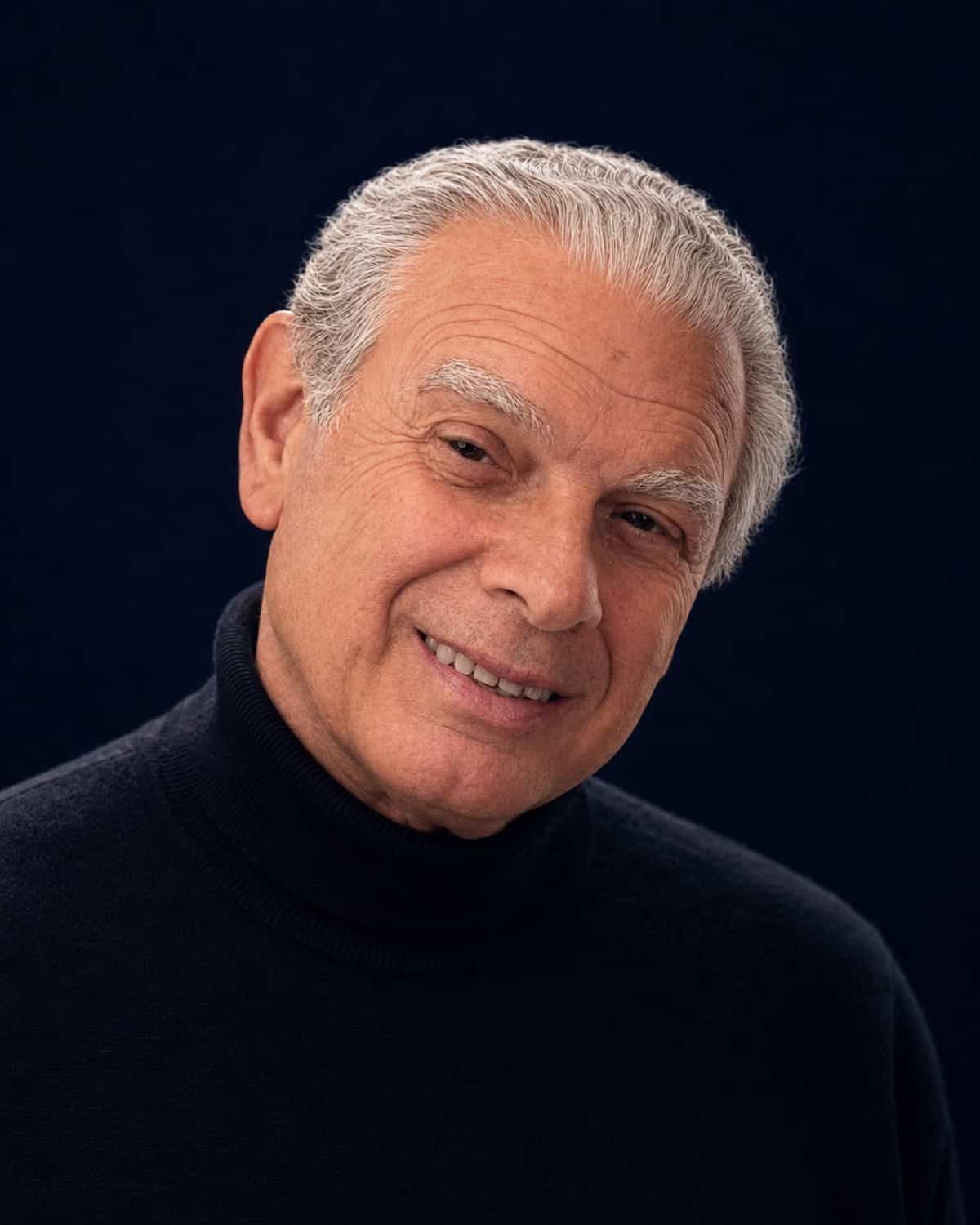 Dr. Víctor Martí Tarazona, médico experto en cirugía estética — Clínica Martí, Castellón
